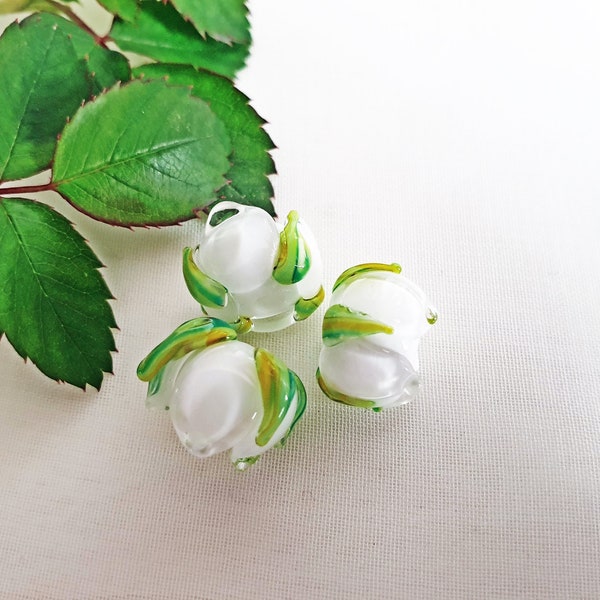 ROSES EN VERRE DÉLICATS, bouton de rose pivoine blanche, perles de verre au chalumeau 10 x 11-12 mm, roses de mariage, roses blancs purs, perle de verre faite main, 1 pièce