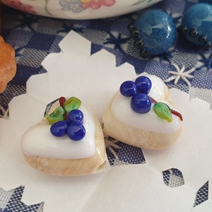 EXQUISITE BLUEBERRIES Tea Party Cookies Glass Beads (Special Edition), 13mm Artisan Heart Bead, Lampwork Delicious Biscuit Glass Beads, 1pc