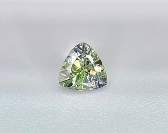 Gema de tanzanita verde, talla trillón, limpia a lupa, 0,45 quilates