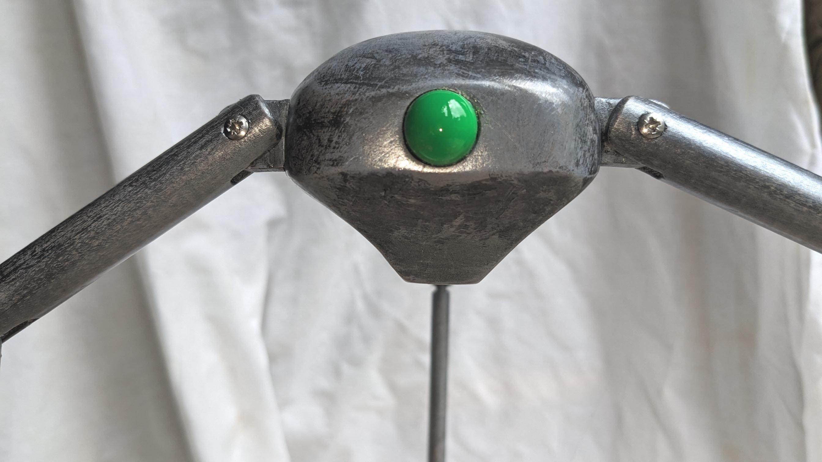 Martian Tripod / War machine War of the worlds, Adjstable, Poseable. Black Metallic finish