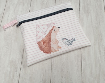 Wetbag mit süßem Igel und Spatz weiß rosa 27x29 cm Kita Wetbag - Nasstasche