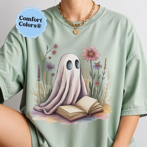 Halloween summer shirt floral ghost shirt bookish ghost tee summerween, spooky season halloween tshirts flower tee halloween outfits