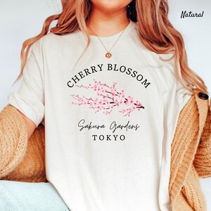 Camiseta de los Jardines de Cerezos en Flor de Japón, Camiseta de los Jardines de Sakura de Tokio, Camiseta Japonesa, Camiseta de Cuello Redondo Unisex imagen 8