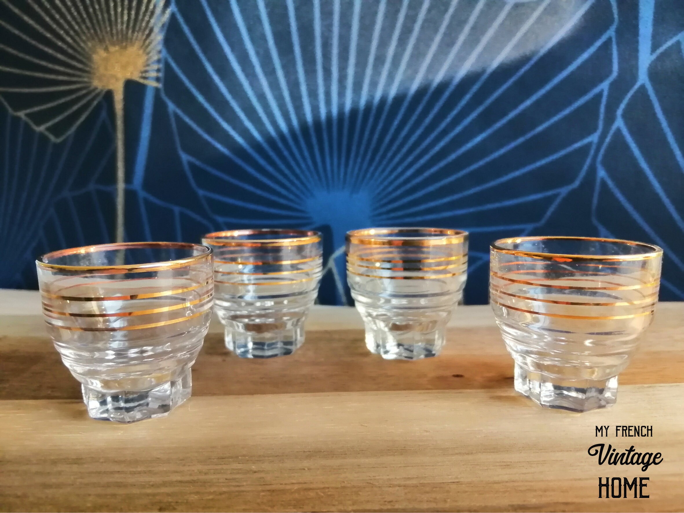 Quatre Verres à Liqueur Vintage Liseré Dorés