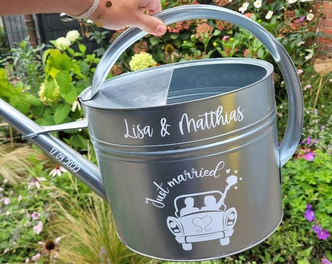 Geldgeschenk Kieskanne zur Hochzeit Lila 10l / personalisierte