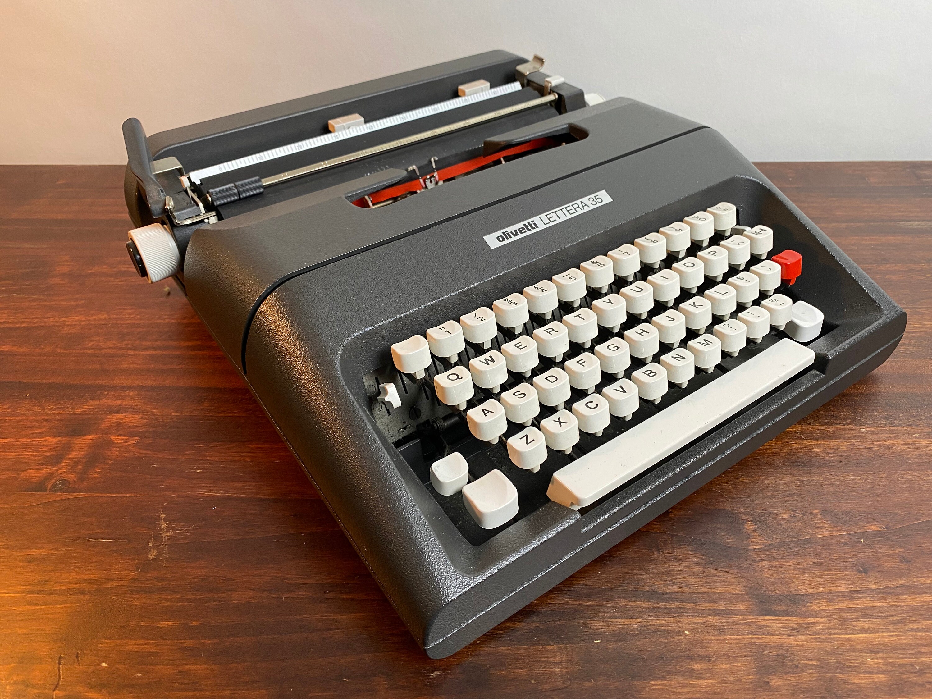 Olivetti Lettera 35 Black and Green Manual Vintage