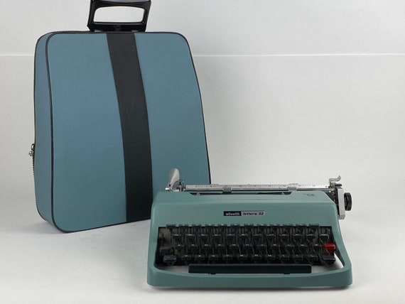 Olivetti Lettera 32 Typewriter - Etsy