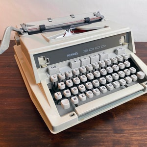 Hermes 3000 Typewriter image 1