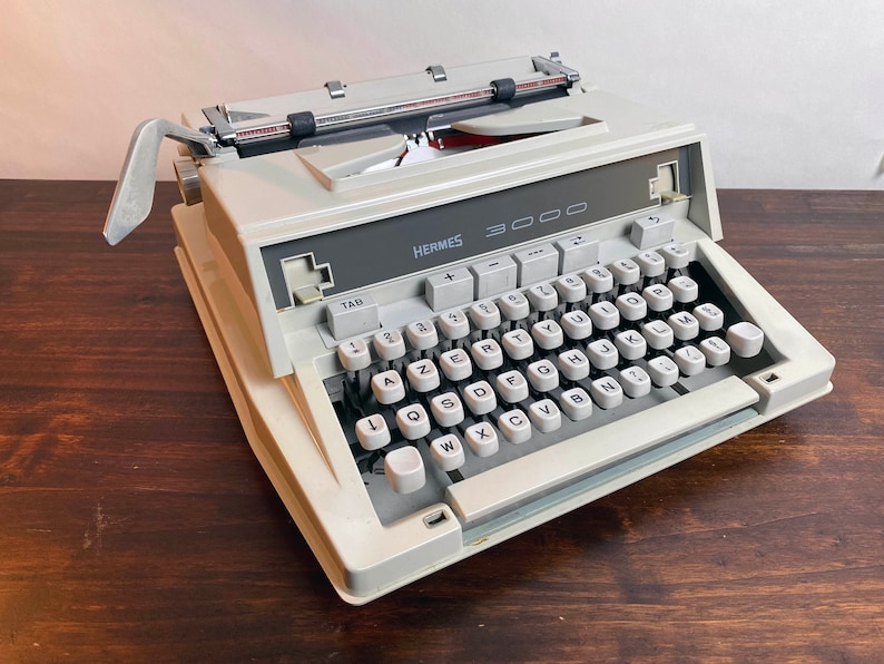 Hermes 3000 Typewriter image 1