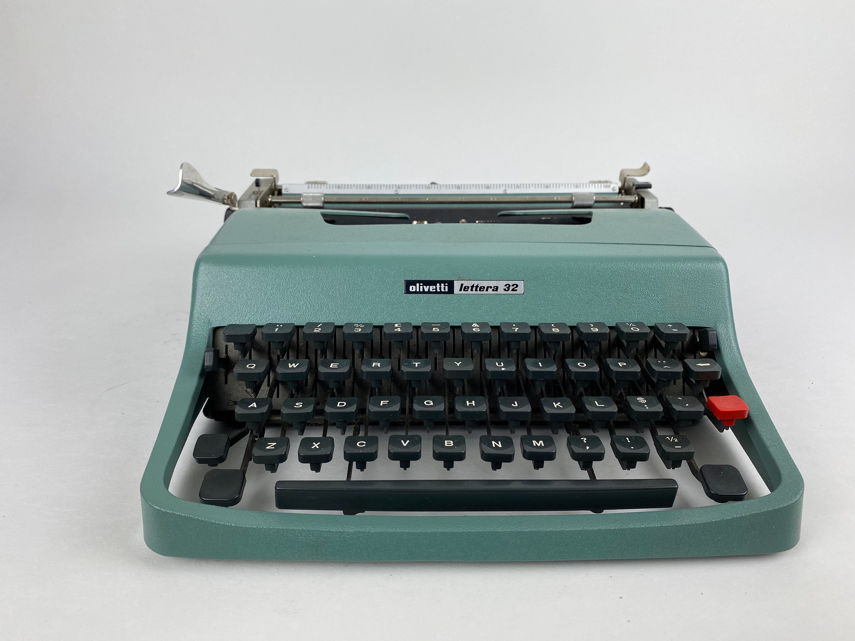 Olivetti Lettera 32 Typewriter - Etsy