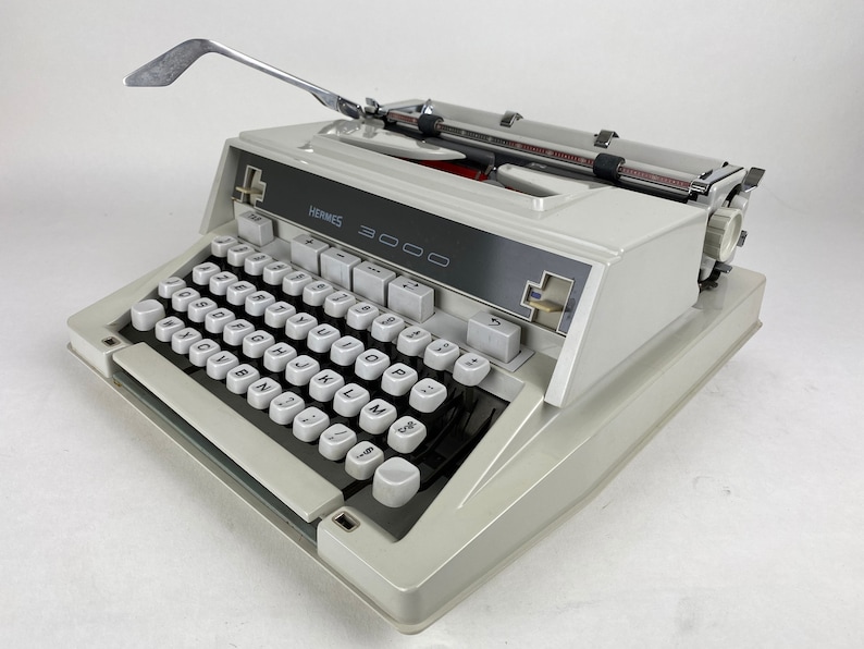 Hermes 3000 Typewriter image 2