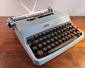 Olivetti Lettera 32 Typewriter