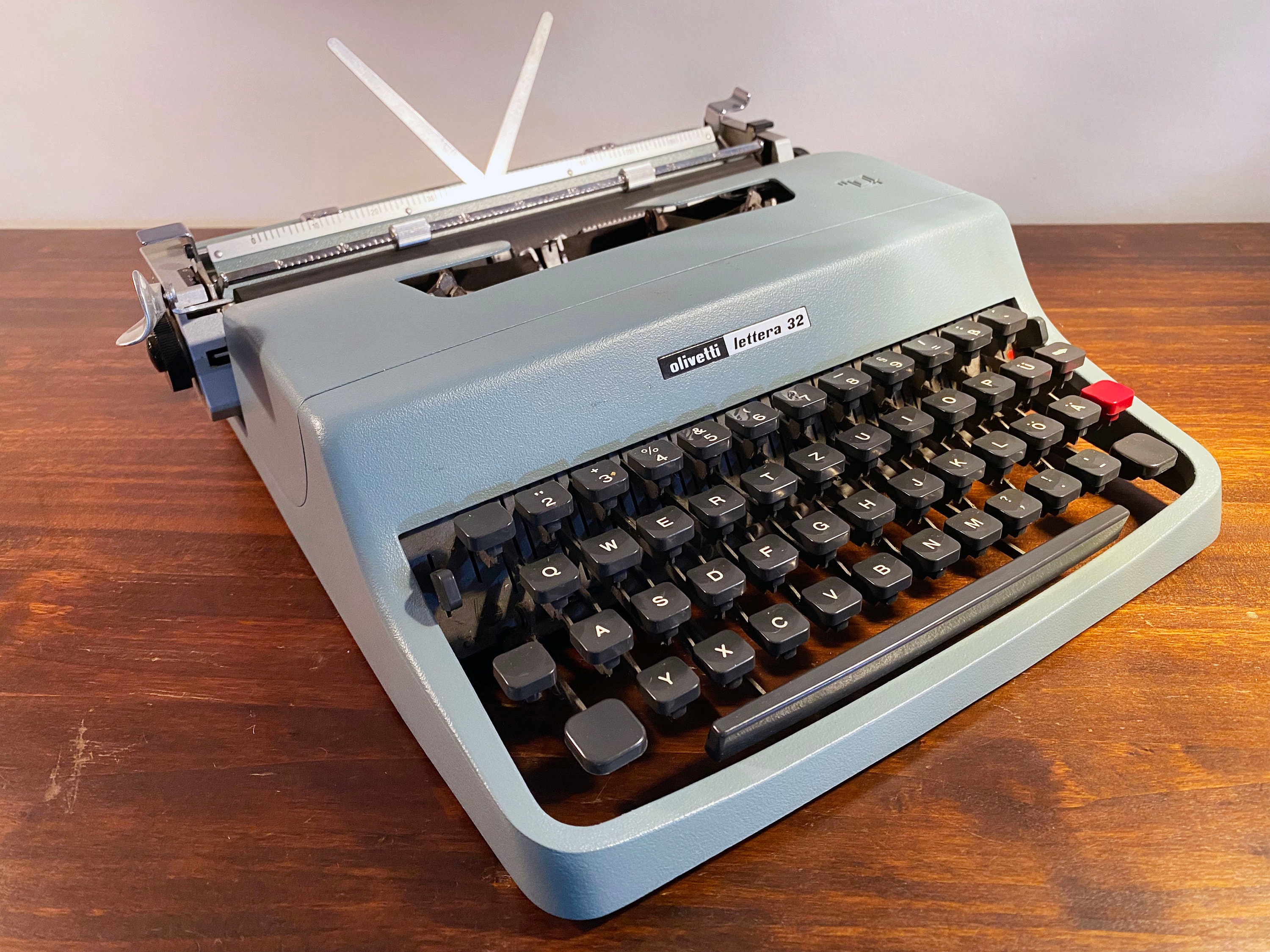 Olivetti Lettera 32 Typewriter - Etsy