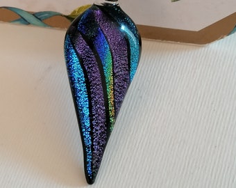 Collier à pendentif dichroïque en forme de bouclier, bijoux en verre fusionné violet évêque, bleu turquoise, vert citron et jaune