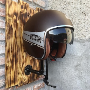 Wall helmet holder - hangerhelmet