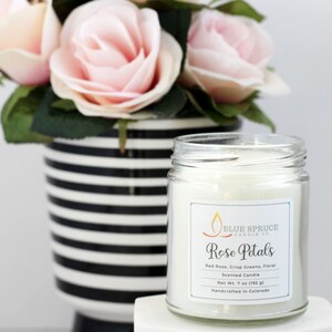 Rose Petals Scented Candle l Rose Scented Candle l Floral Scented Candle l Candle Gift l Non-Toxic Candles l Container Candle