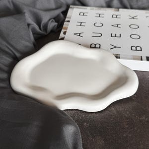 Cloud decorative bowl made of Raysin – Handmade jewelry and storage bowl, unique in natural form
