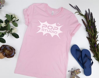 Rosa Shirt Mockup | Frühling Mockup | Bella Canvas 3001 Mockup | Pilz Flatlay | Blumen Mockup | Sommer Mockup | Flip Flop Mock Up