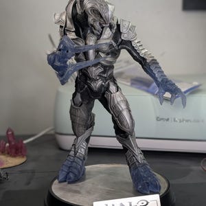Halo 2 Arbiter Statue.