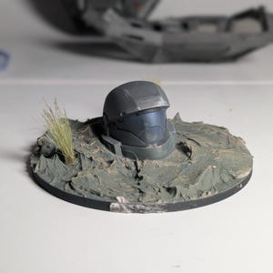 Remebering Reach Desk Statue
