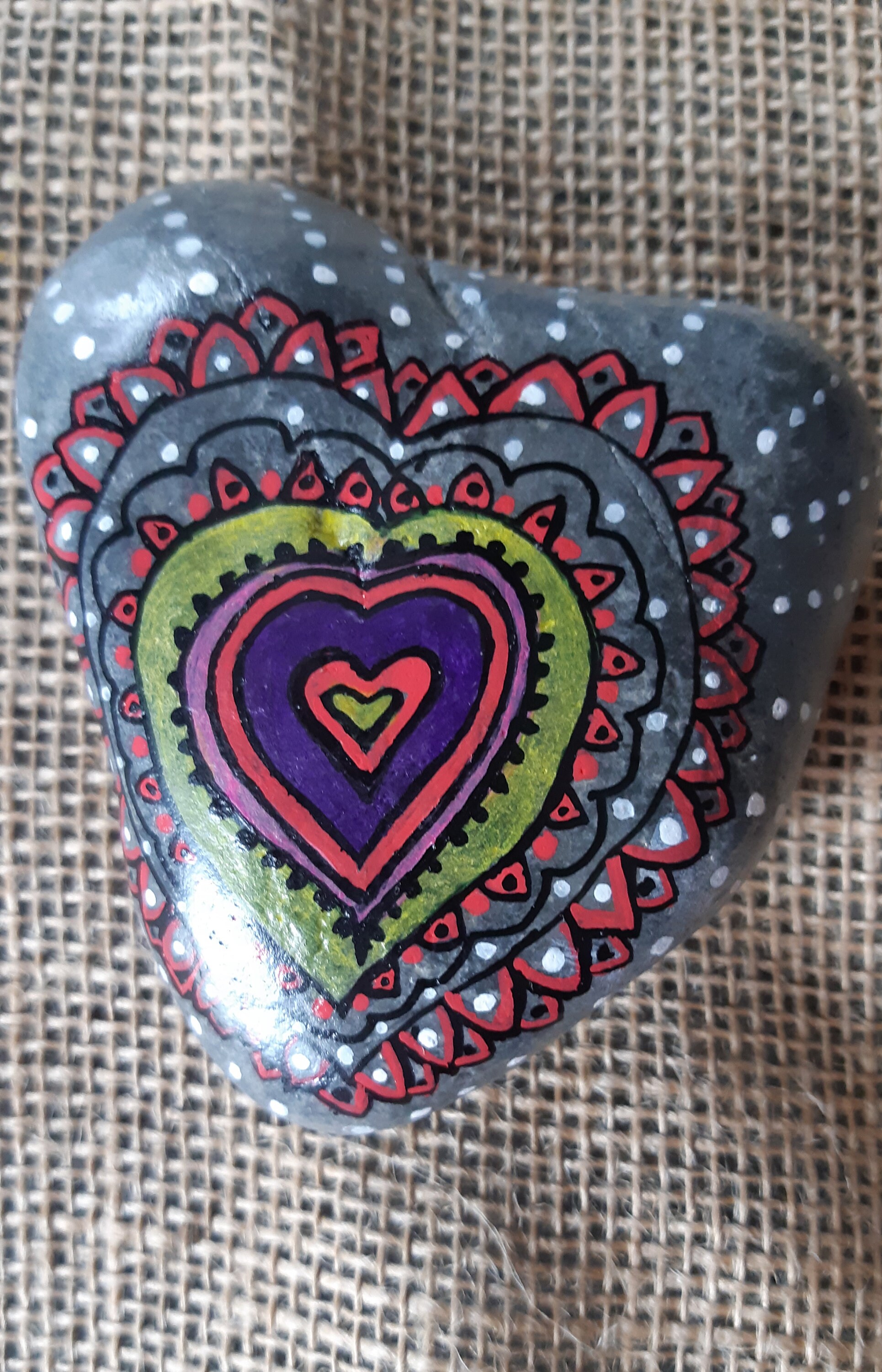 Galet Peint à La Main Coeur Mandala