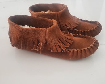 Moccasins vintage moccasins Taos leather brown leather moccasins 1970's vintage native americans moccasins Indians ankle boots moccasins