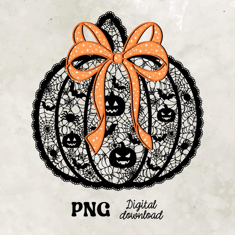 Może przedstawiać: Czarno-pomarańczowy cyfrowy plik do pobrania na Halloween. Projekt przedstawia kształt dyni z koronkowym wzorem pajęczyn, pająk&oacute;w, nietoperzy i twarzy jack-o'-lantern. Pomarańczowa kokarda z białymi gwiazdkami znajduje się na dyni. Tekst "PNG Digital download" znajduje się na dole.