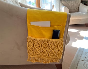 Organizador de reposabrazos de macramé anudado a mano, estilo bohemio amarillo, soporte para control remoto, cesta de almacenamiento, soporte para iPad, regalo de cumpleaños