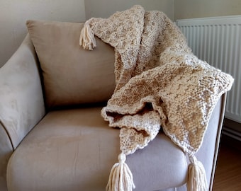 Beige hand knit wool TV blanket,Tasseled blanket,Chunky blanket,Boho blanket,Cozy blanket,Blanket,Christmas gift