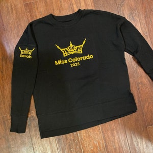 MAO Fräulein Amerika Titel Rundhals Festzug Sweatshirt Angepasst