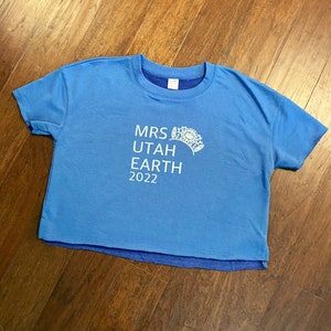 Titel Boxy Crop Tee Ultraweich Festzug Shirt in Blau