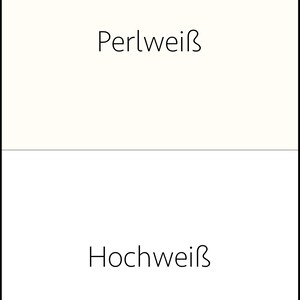 Op de afbeelding: Een witte achtergrond met de tekst "Perlwei&szlig;" bovenaan en "Hochwei&szlig;" onderaan.