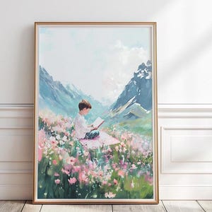 以下が含まれることがあります： ピンクの花が咲く草原に座って本を読んでいる人の絵。人物は白いシャツを着て、ピンクの毛布に座っています。背景は青い空と山脈です。