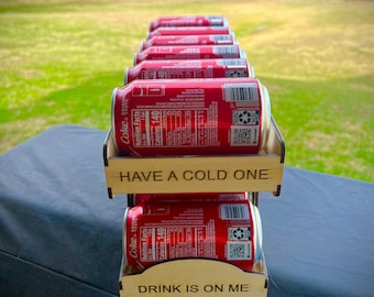 Organizador dispensador de latas de cerveza y refrescos de 2 tamaños diferentes, soporte de almacenamiento SVG, descarga instantánea