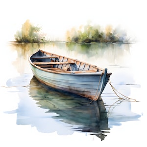 Könnte beinhalten: Ein Holzboot mit blauem Rumpf und Holzbänken liegt in einem ruhigen See. Das Boot ist mit einem Seil an einem Steg festgemacht. Der See ist von Bäumen umgeben und der Himmel ist hellblau.