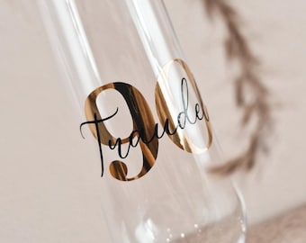 Sektglas mit Namen und Alter / Zahl im Hintergrund - personalisiertes Geschenk | runder Geburtstag | Jubiläum | Zahl | Gold | Hochzeit