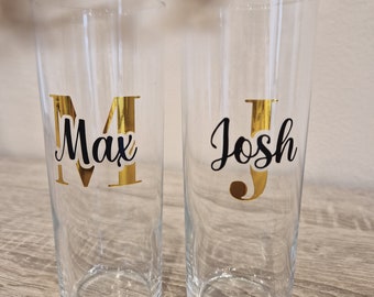 Kölsch Glas personalisiert mit Namen und Monogramm im Hintergrund | Kölschglas | Köln | Stange | Alaaf | Karneval | Bier | Bierglas