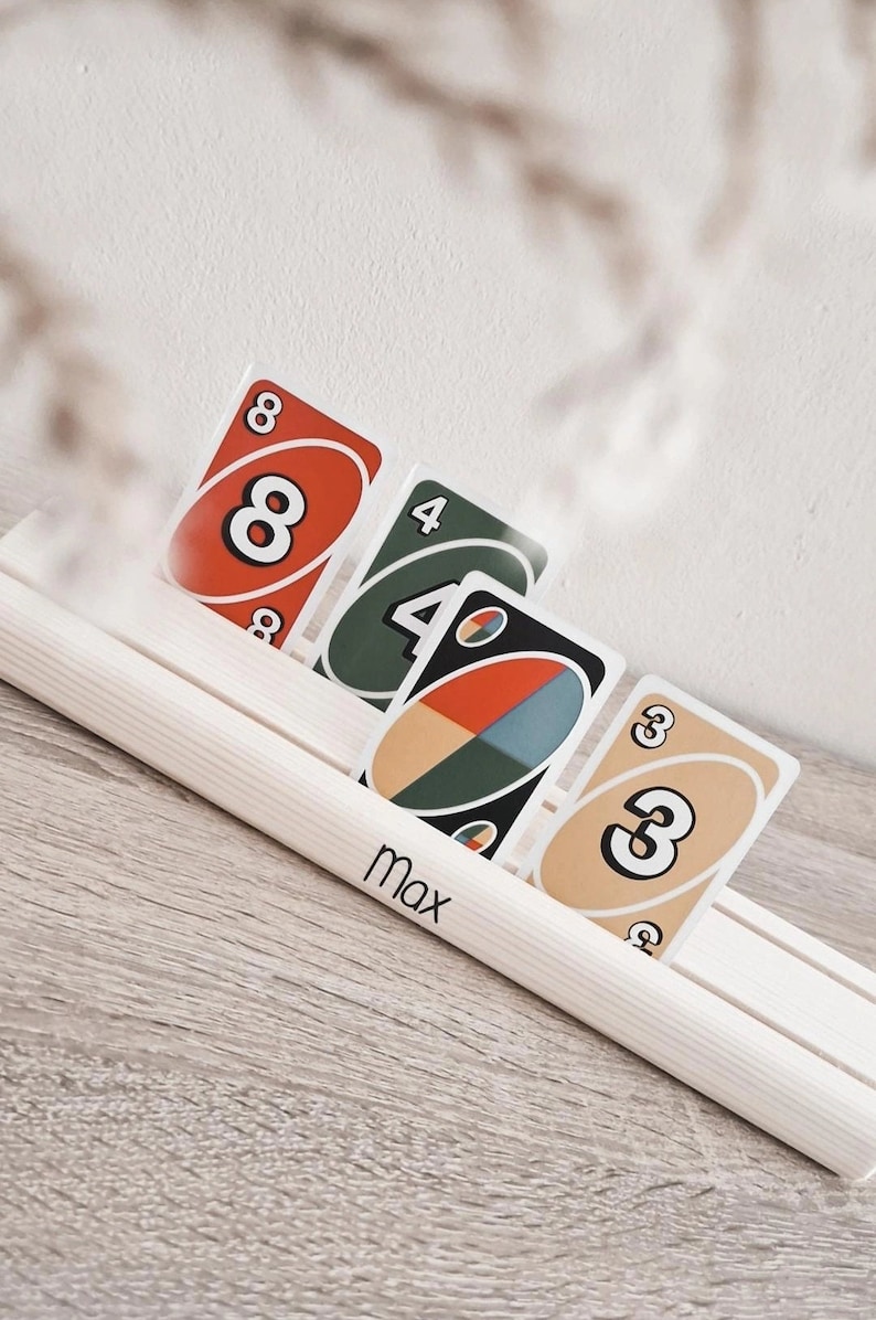 Kartenhalter für Kinder mit Name und Spruch personalisiert aus Holz Spielkarten Spielekartenhalter Karten Uno Kindergeschenk image 1