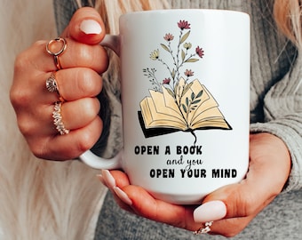 Book lover mug, Book Club Gifts, Book worm Mug, Book Lover Gift, Floral Book Mug, Book Club Gift Ideas, Book Lovers, aesthetic mug, mom gift
