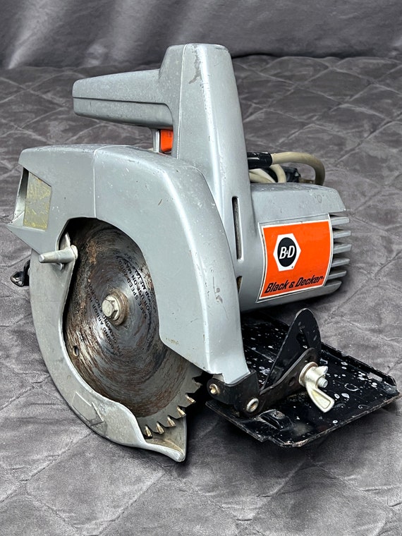 Vintage Black & Decker U-130 7 1/4 Utility Circular Saw 4400 RPM