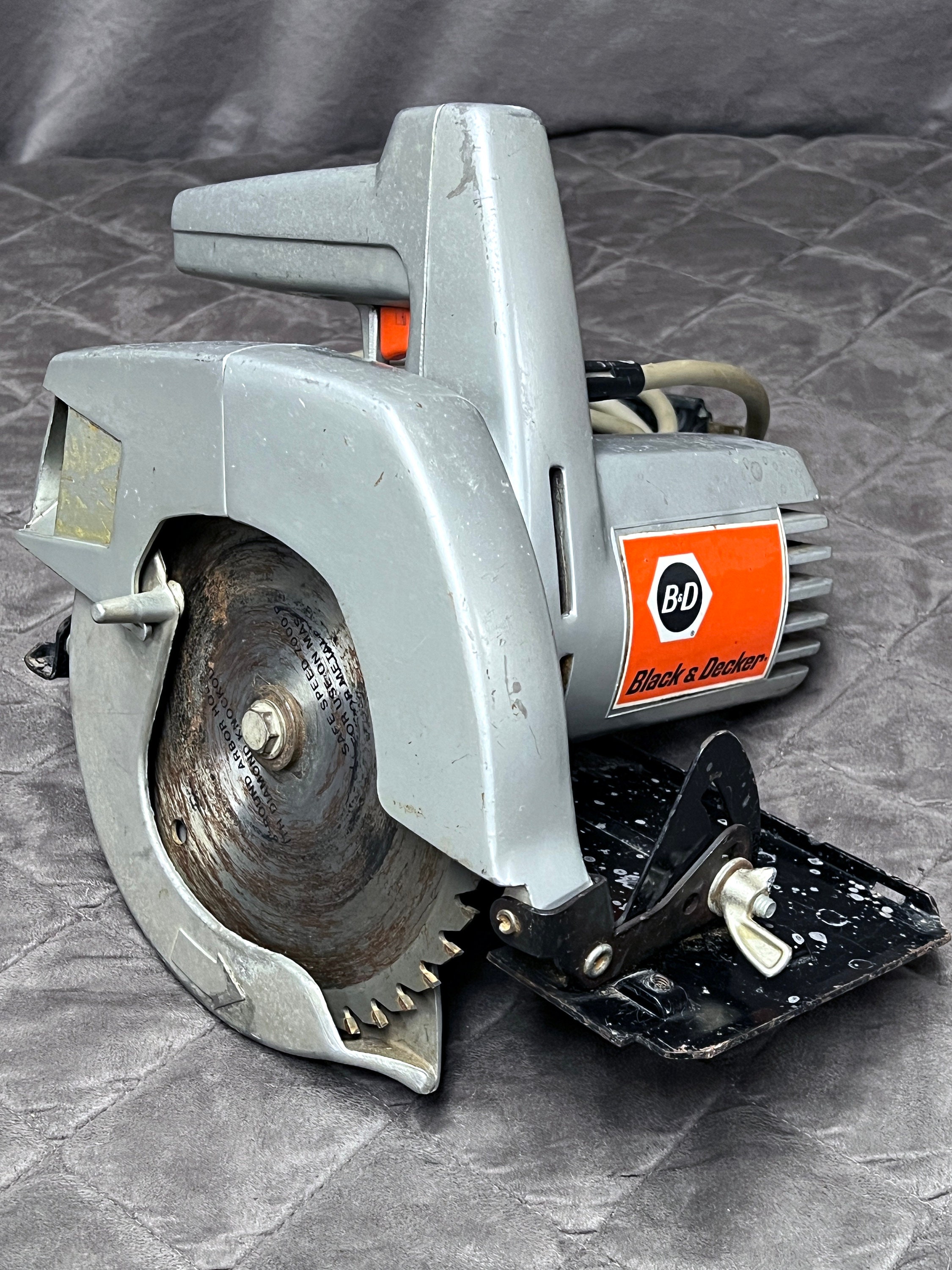 VINTAGE BLACK AND DECKER # 3102-09 2 SPEED HEAVY DUTY RECIPROCATING SAW