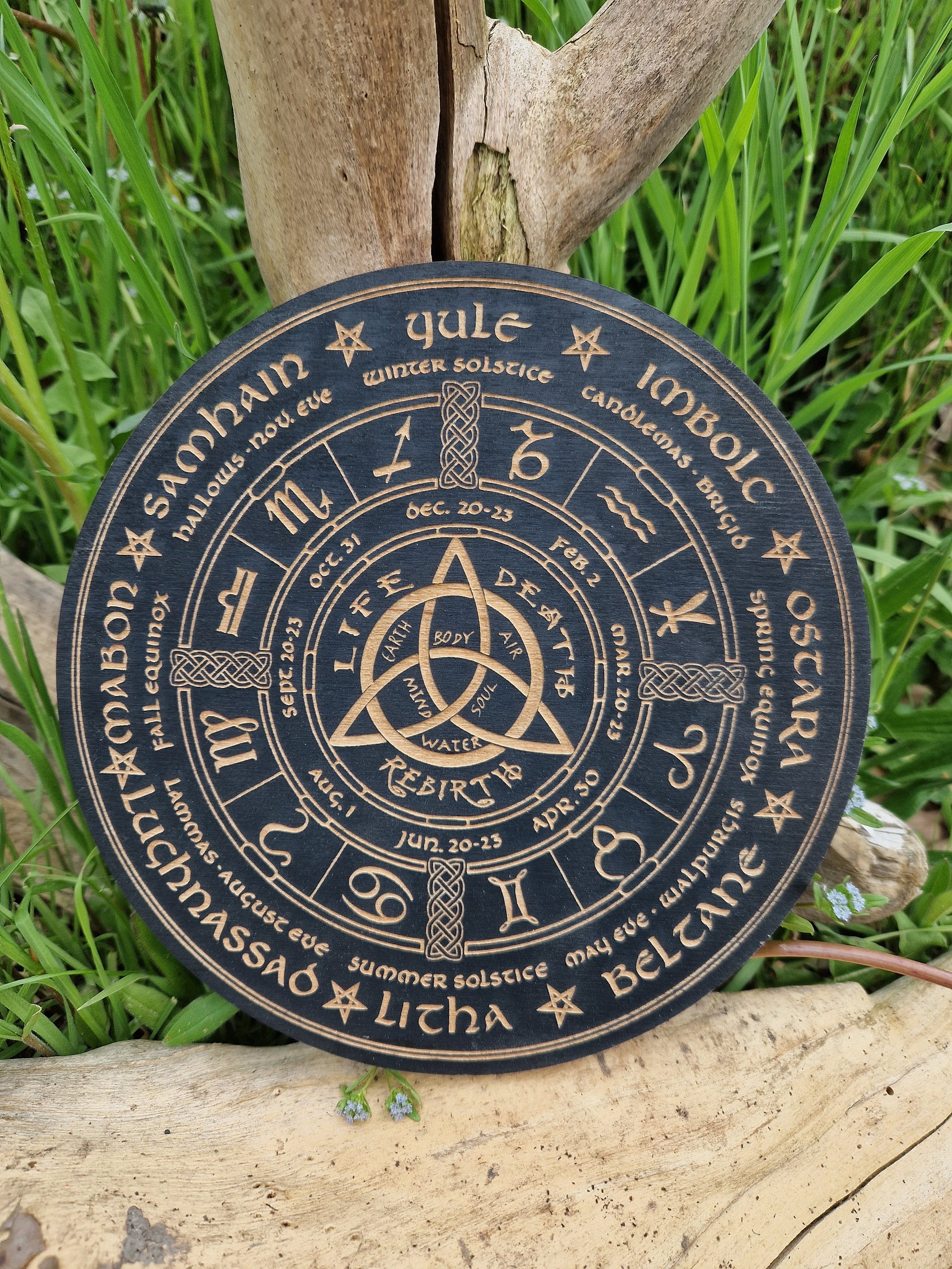 Rad des Jahres, Jahresrad, Pagan Altar, Sabbatkalender, Hexenschrein, Hexenrad, Hexengeschenke, Wiccan Dekor