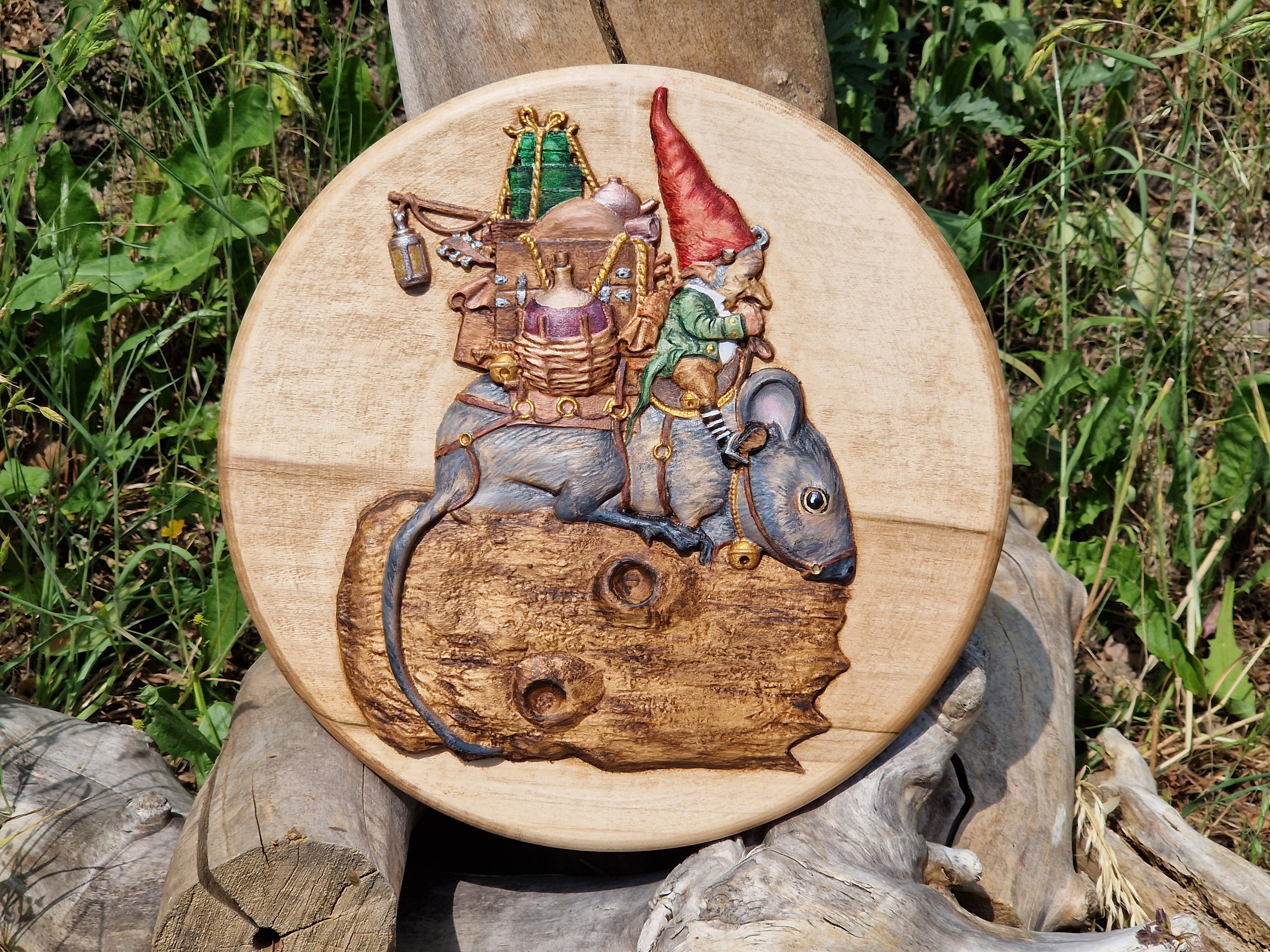 Handbemaltes Holzbild in Relief-Optik - Kobold auf einer Ratte reitend