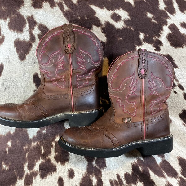 Size 40 Gypsy Boots - Birds and Deer