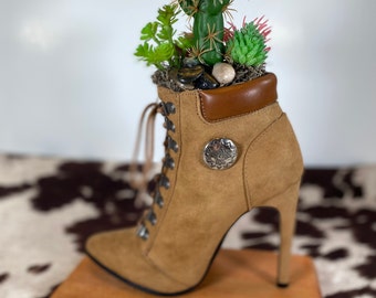 Décoration de botte de cow-girl, arrangement de faux cactus, botte de cowboy, décoration de cheminée, arrangement rustique, botte de cow-girl western,