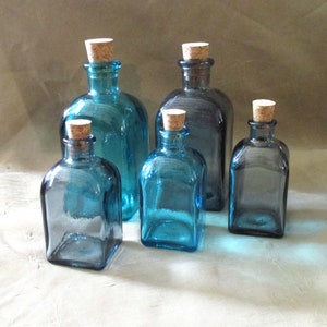 Botellas españolas recicladas - en azul y gris - Botella de boticario