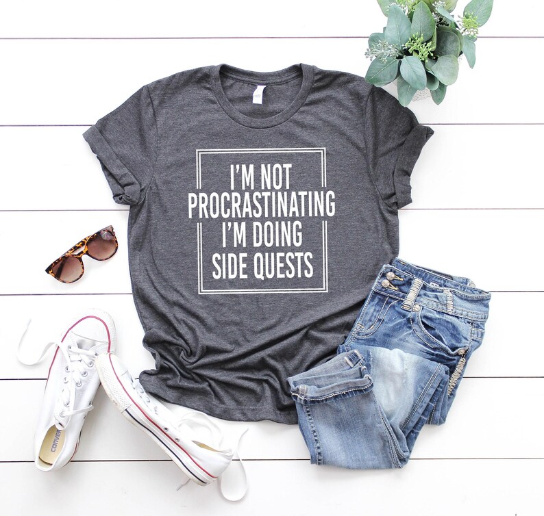 Funny Gaming Shirts, I'm Not Procrastinating I'm Doing Side Quests, Gift for Gamers, Gamer Gift, Game Lover Shirt, Gamer Shirt, Dork Shirt afbeelding 2