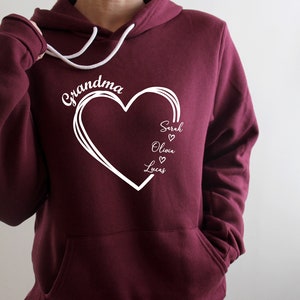 Custom Grandma Sweatshirt, Grandma Heart Sweatshirt, Grandkids Name Shirt, Grandma Hoodie, Great Grandma Gift, Gifts for Grandma, Nana Shirt immagine 4