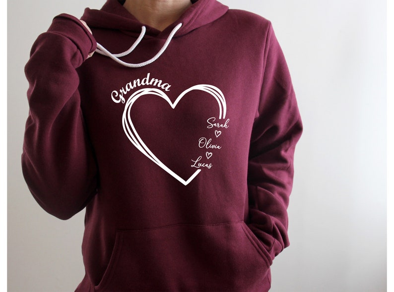 Custom Grandma Sweatshirt, Grandma Heart Sweatshirt, Grandkids Name Shirt, Grandma Hoodie, Great Grandma Gift, Gifts for Grandma, Nana Shirt immagine 4