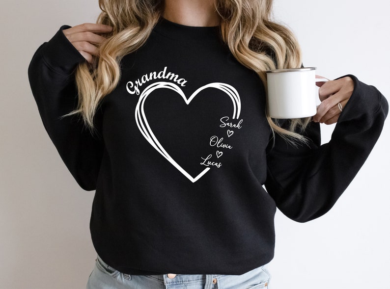 Custom Grandma Sweatshirt, Grandma Heart Sweatshirt, Grandkids Name Shirt, Grandma Hoodie, Great Grandma Gift, Gifts for Grandma, Nana Shirt immagine 6